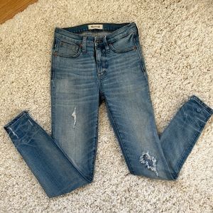 Madewell 9” distressed skinny jean